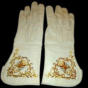 Pair of deerskin Calvary C.O. Gloves, with gold embroidery. Perfect condition ,